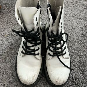 Doc Martens White Platform / Dr.Martens